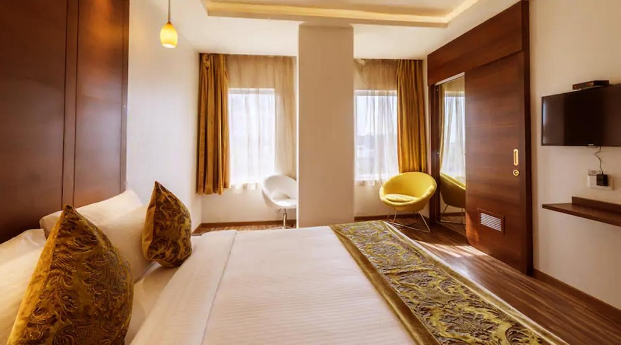 Jagadish Brigade Hotel Bengaluru Zewnętrze zdjęcie